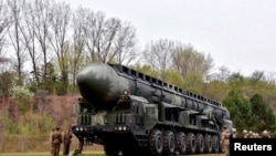 Şimali Koreyanın Huasonq-18 raketi